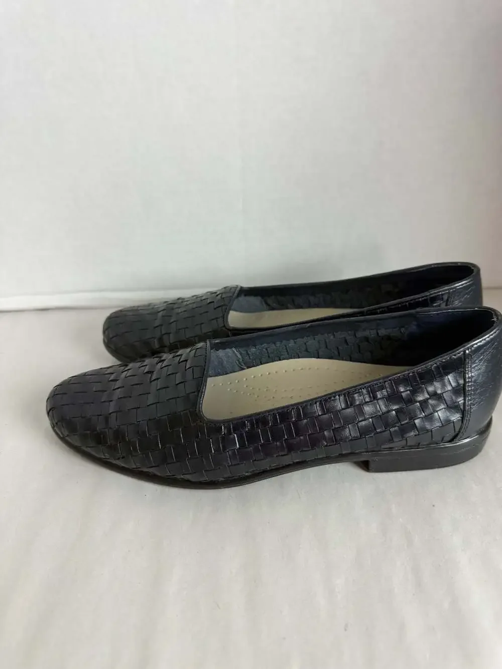 Trotters Liz Black Woven Leather Slip-On Loafer Flats